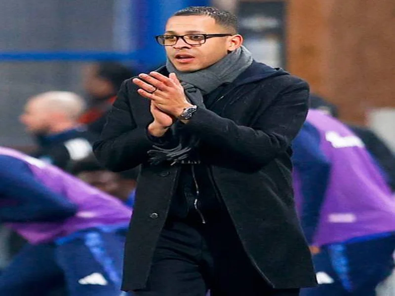 有风度，罗塞尼尔在切尔西首场发布会前与在场所有记者一一握手